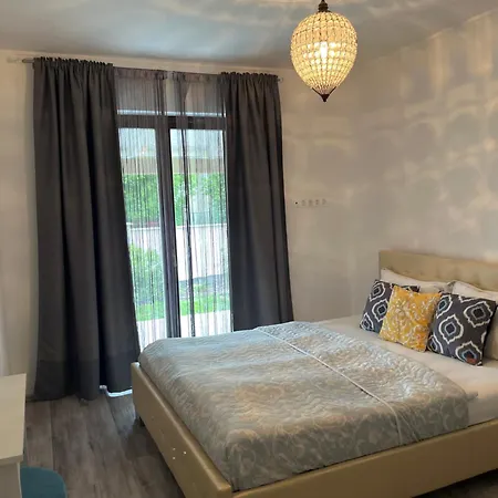 Azur Guest house 2*