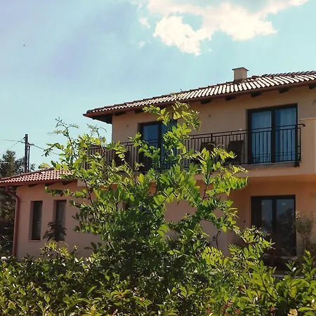 Azur Guest house 2*