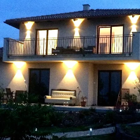 Azur بيت ضيافة 3*