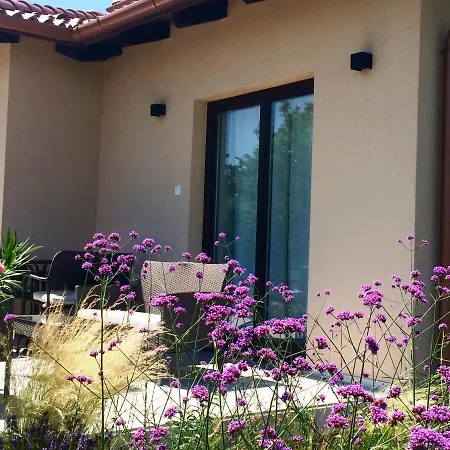 Azur Guest house 2*