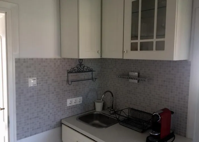 Azur בית הארחה 3*